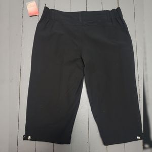 Danskin Now Pants - Danskin black Capri Danskin Now Pants - Danskin black Capri